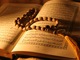 آيا در قرآن آيه اي در خصوص امامت امامان بعد از حضرت پيامبر آمده است ؟